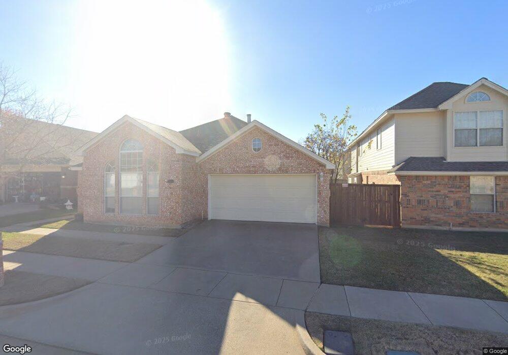 1904 Pine Ridge Dr, Bedford, TX 76021 - photo 1