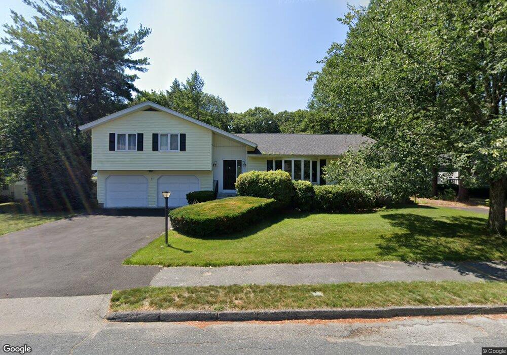 22 Pinewood Rd, Wellesley, MA 02482 - photo 1