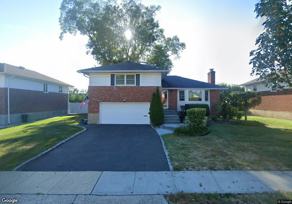 34 Stuart Dr, Syosset, NY 11791 - photo 1