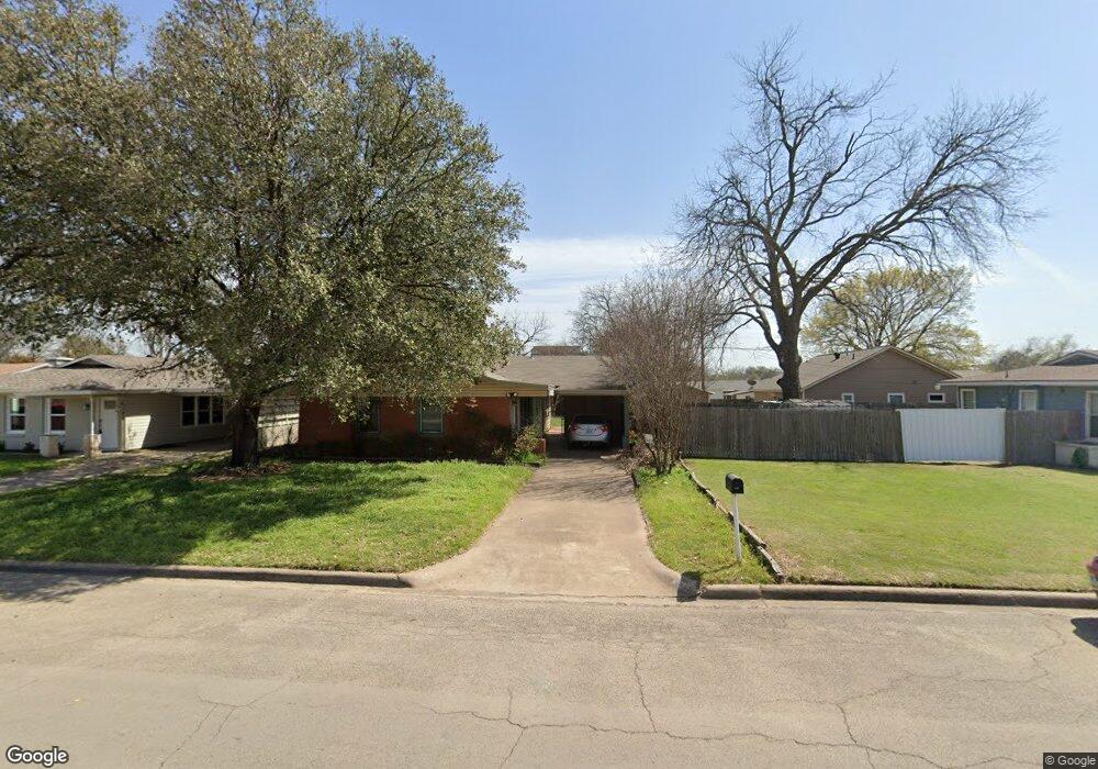 811 Phillips St, Cleburne, TX 76033 - photo 1