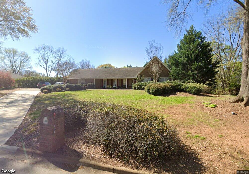 135 Saddle Creek Dr, Roswell, GA 30076 - photo 1