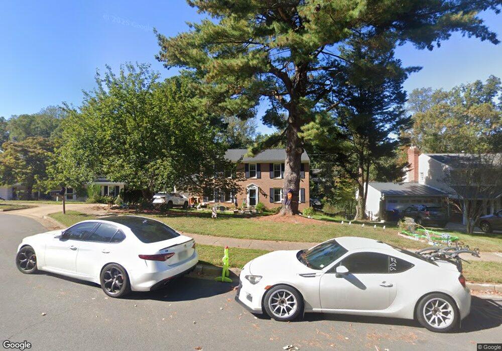 9524 Rockport Rd, Vienna, VA 22180 - photo 1