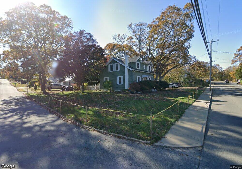 21 Skiff Ave, Vineyard Haven, MA 02568 - photo 1