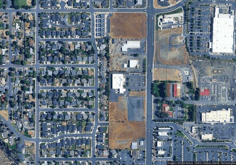 2067 NW 6th St, Redmond, OR 97756 - photo 1