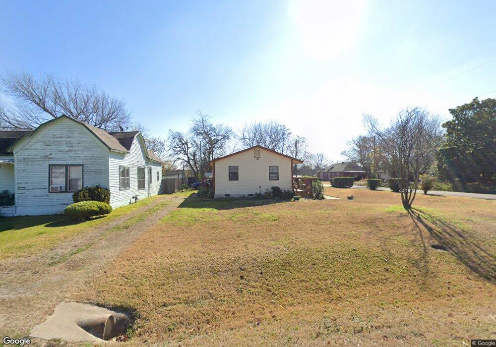 601 E Denton St, Ennis, TX 75119 - photo 1