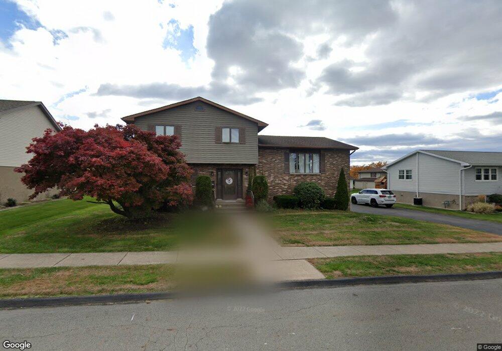 138 Swinnick Dr unit L231, Dunmore, PA 18512 - photo 1