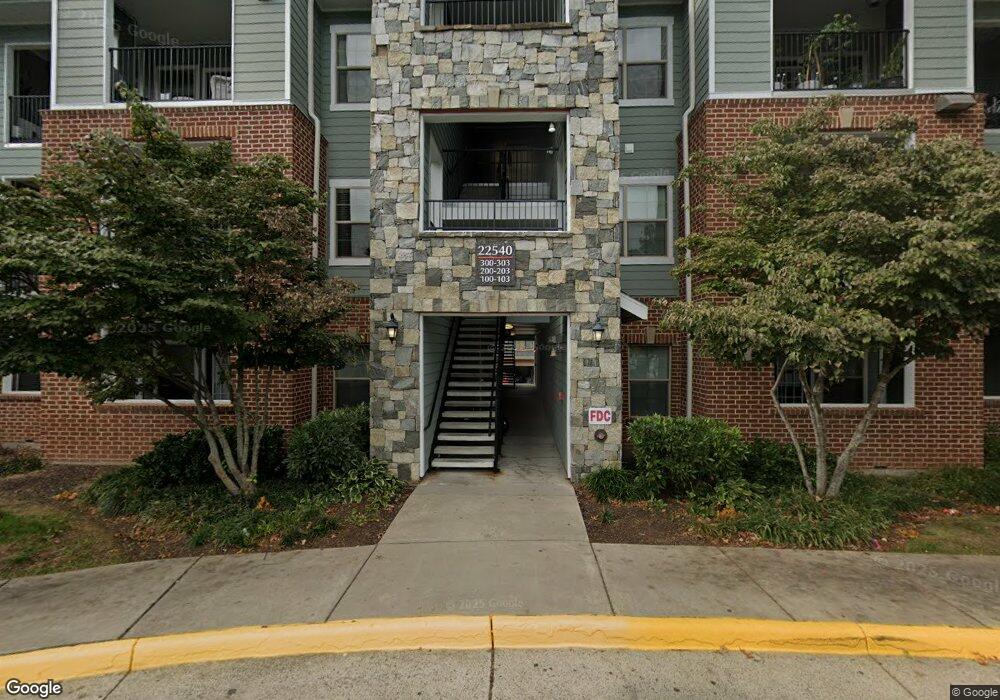 22485 Windsor Locks Square, Ashburn, VA 20148 - photo 1