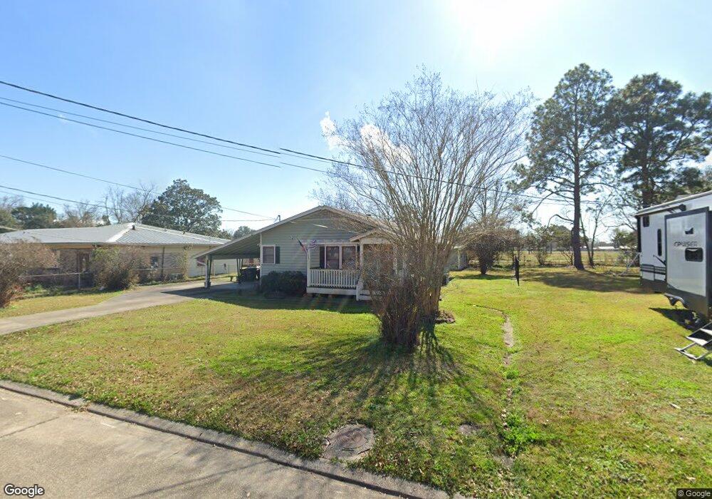 146 S Richelieu Cir, New Iberia, LA 70560 - photo 1