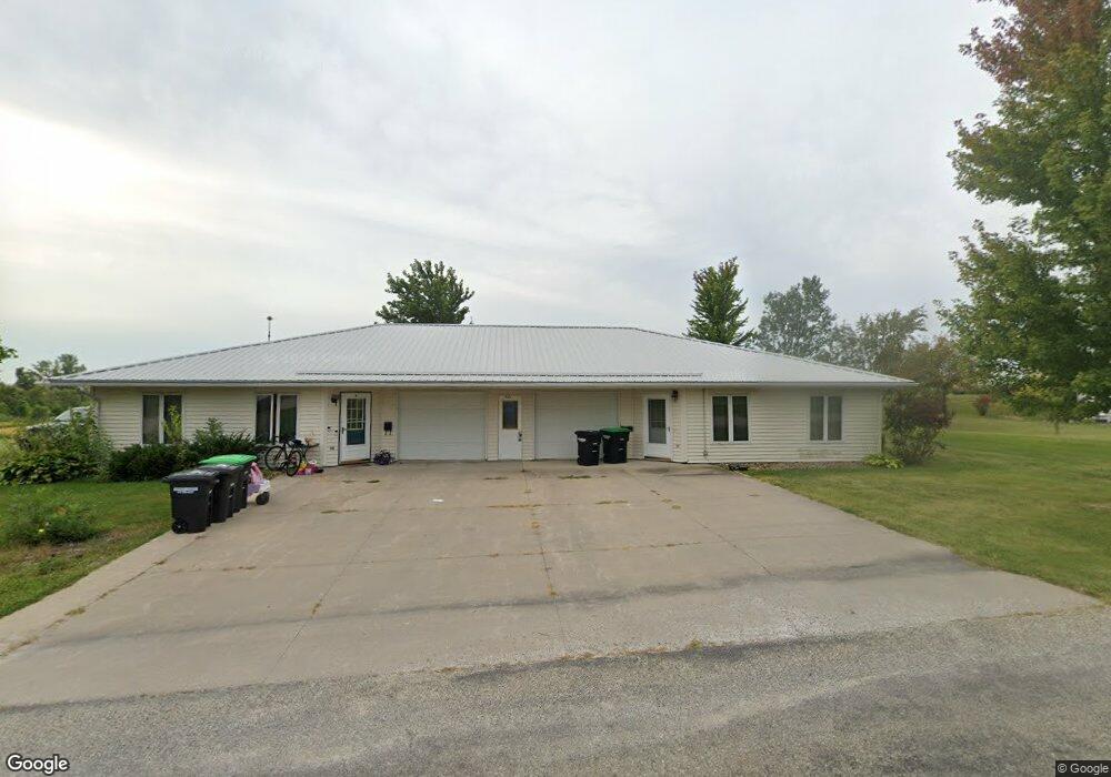 211 W 4th St, Wayland, IA 52654 - photo 1