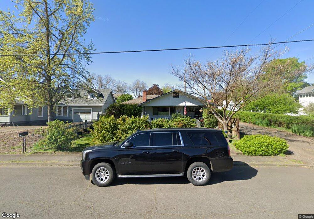 340 S 2nd St, Central Point, OR 97502 - photo 1