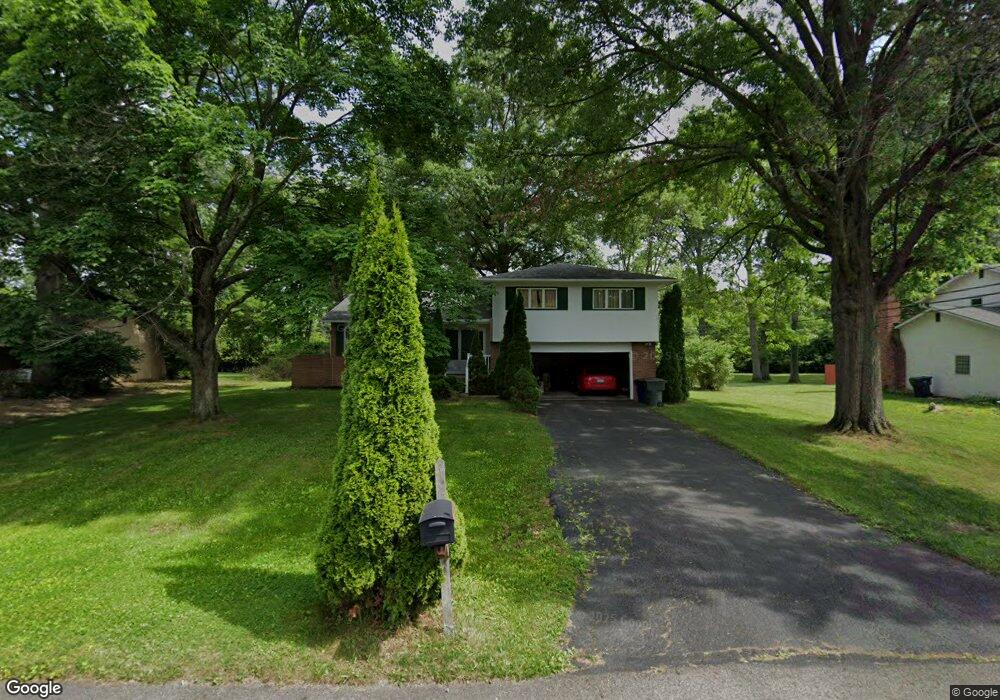 5881 Effingham Rd, Columbus, OH 43213 - photo 1