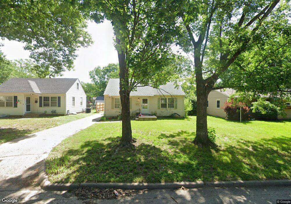 2008 SW Randolph Ave, Topeka, KS 66604 - photo 1