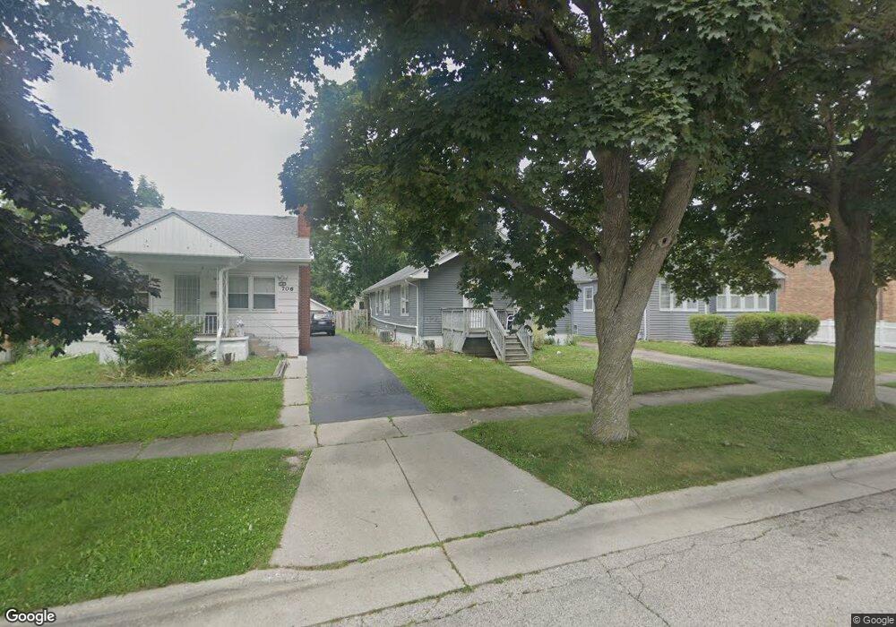 702 W Grove Ave, Waukegan, IL 60085 - photo 1