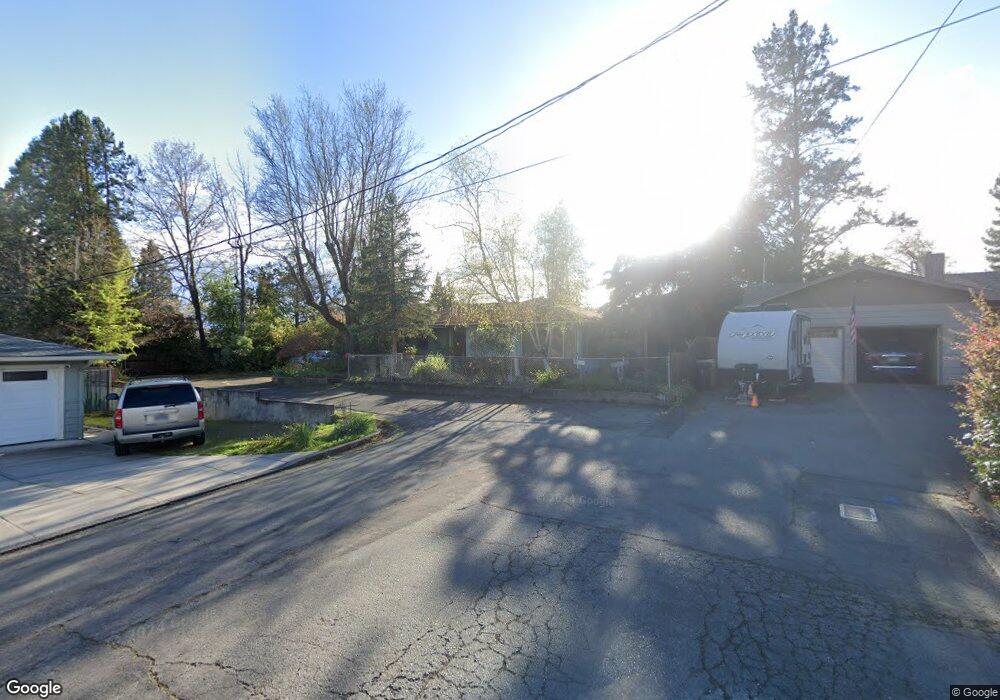 931 NE Cedar Ln, Grants Pass, OR 97526 - photo 1