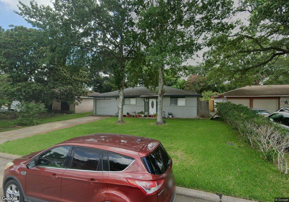 16719 Forest Bend Ave, Friendswood, TX 77546 - photo 1