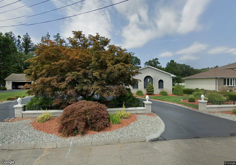 27 Ridgeview Cir, Ludlow, MA 01056 - photo 1