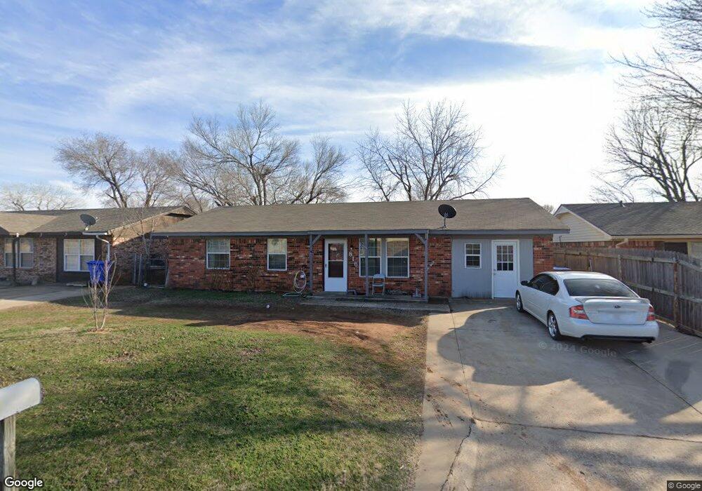816 W E Ave, Cache, OK 73527 - photo 1