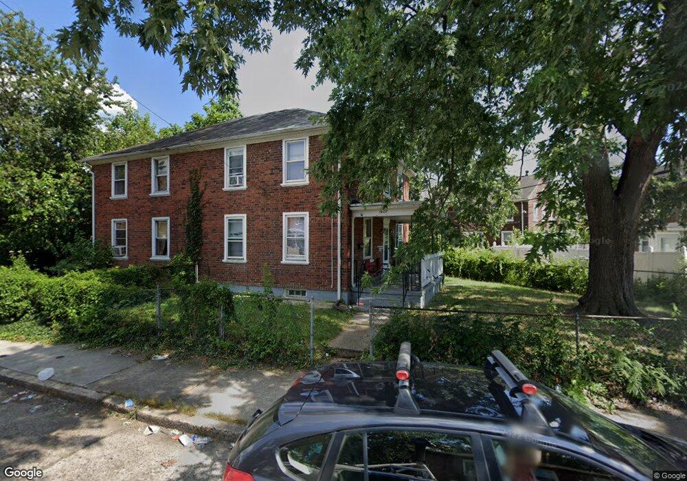 1402 Roanoke Rd, Camden, NJ 08104 - photo 1