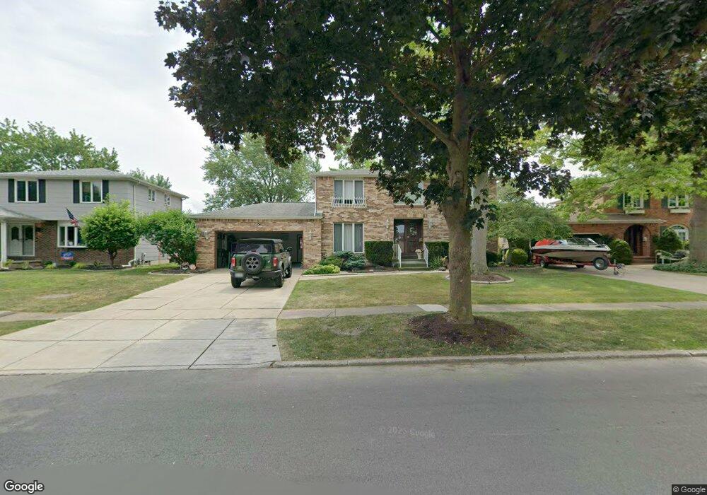 1088 Bowen Dr W, North Tonawanda, NY 14120 - photo 1