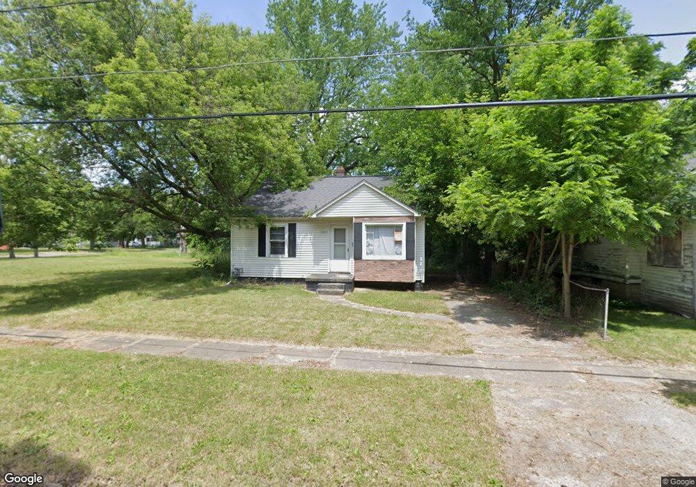 2409 Dakota Ave, Flint, MI 48506 - photo 1