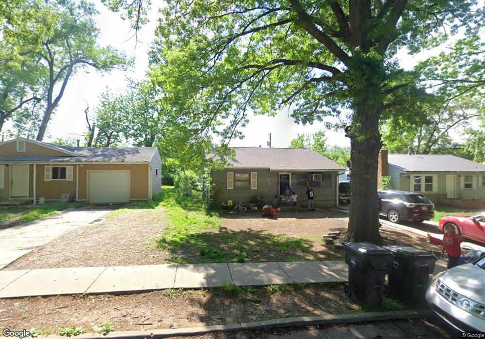 3129 SE Humboldt St, Topeka, KS 66605 - photo 1