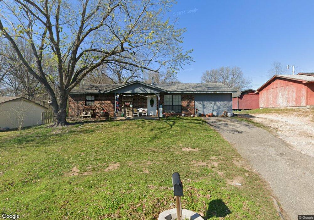 905 Jay Ln, Tahlequah, OK 74464 - photo 1