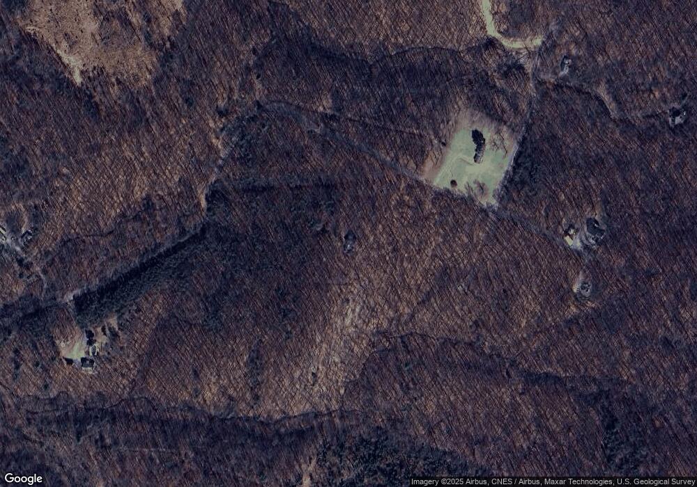 562 Log Cabin Ln, Berkeley Springs, WV 25411 - photo 1