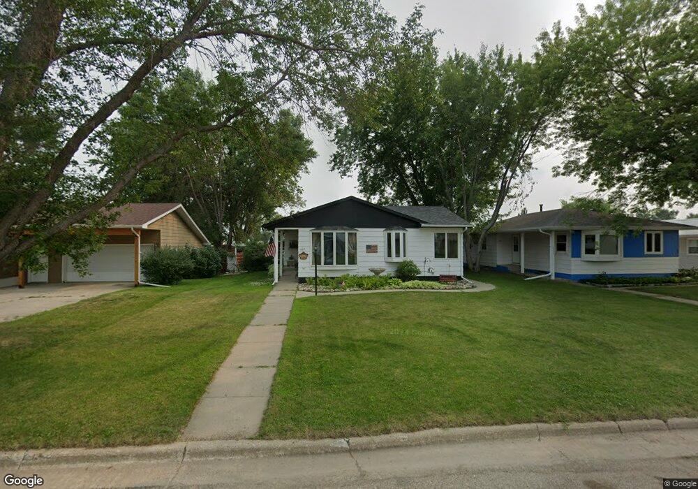 1005 15th St SW, Jamestown, ND 58401 - photo 1