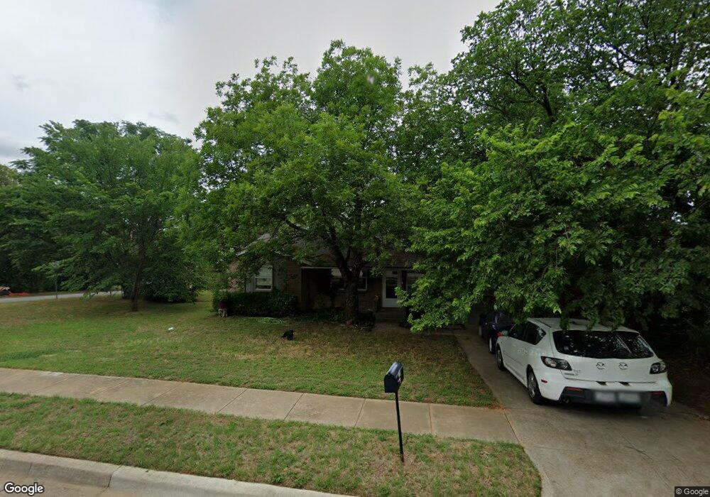 401 Myrtle Dr, Hurst, TX 76053 - photo 1