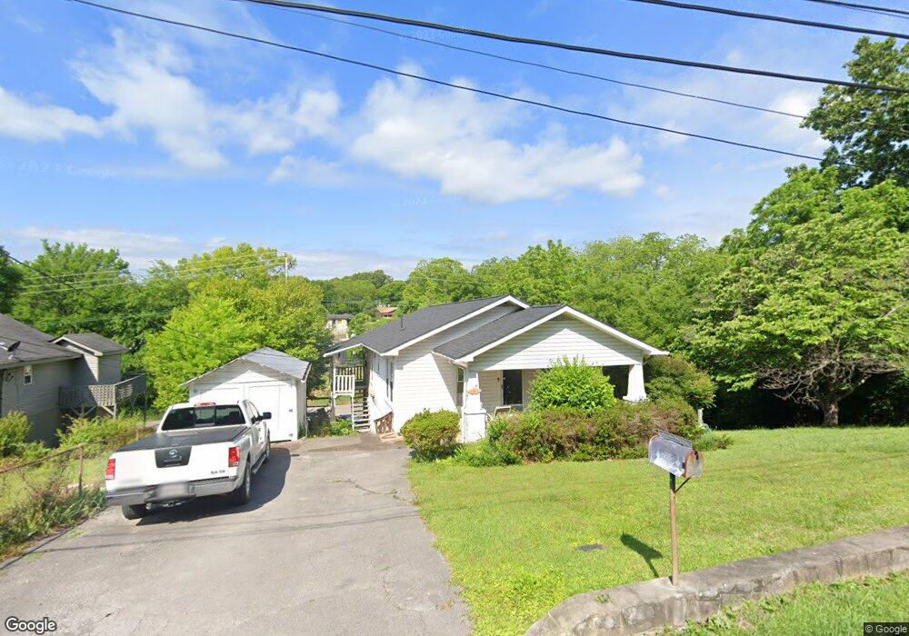 911 W Pine St, Rossville, GA 30741 - photo 1