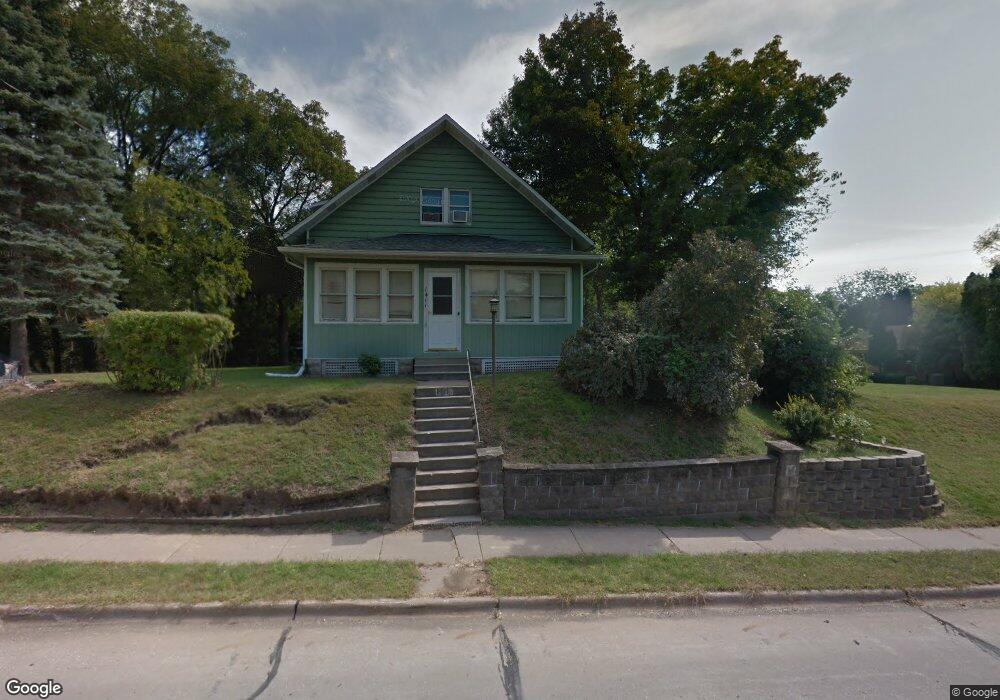 1411 Cedar St, Davenport, IA 52804 - photo 1