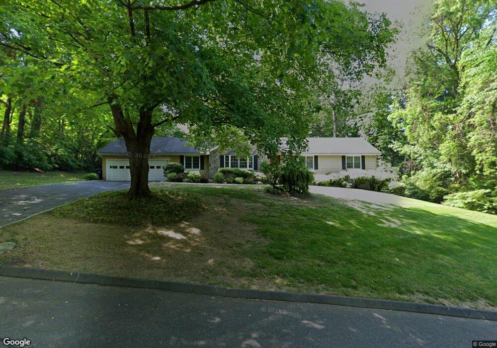 32 Rennison Rd, Trumbull, CT 06611 - photo 1