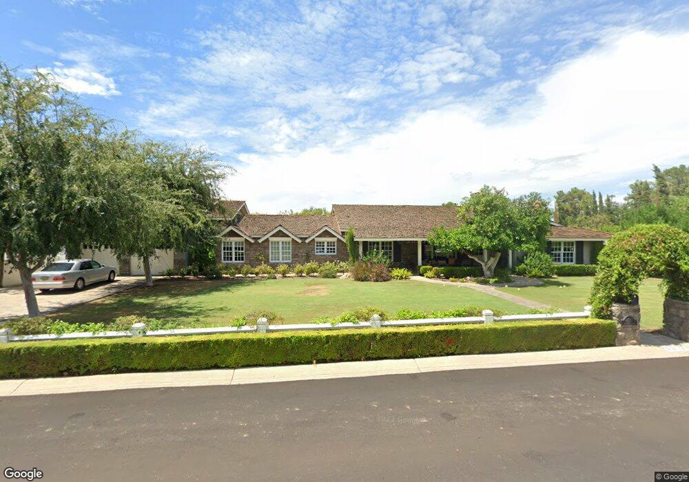 4232 N 57th Way, Phoenix, AZ 85018 - photo 1