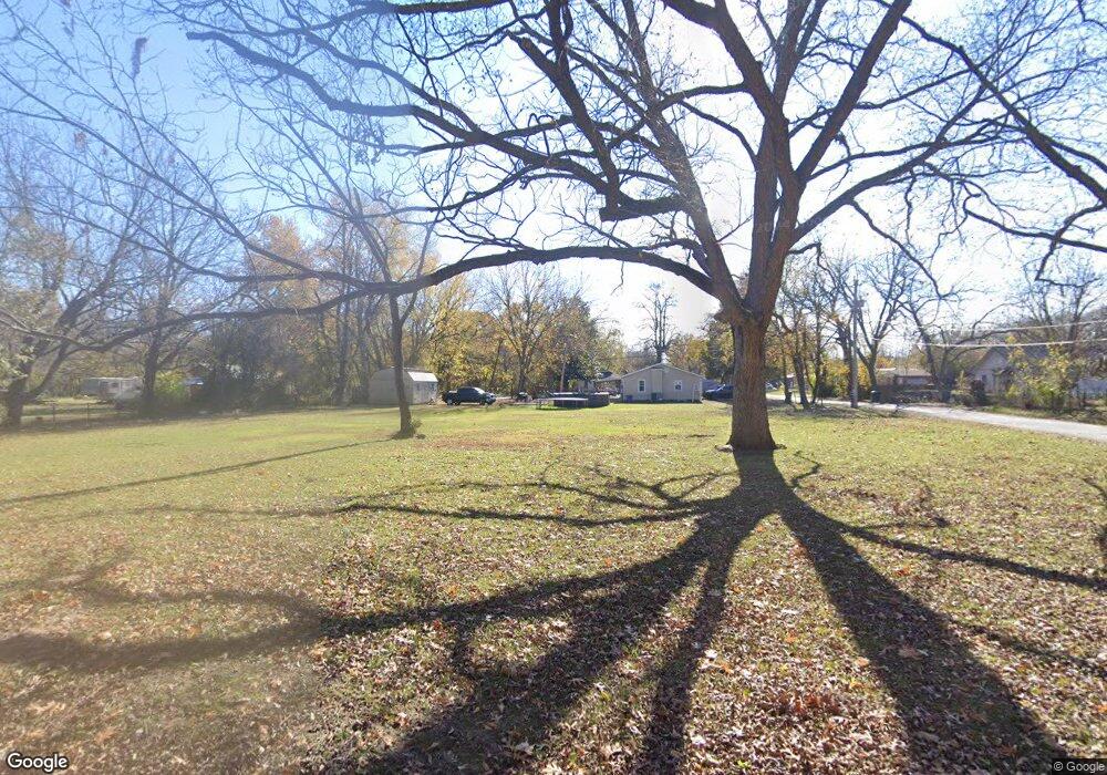 511 W Barclay St, Henryetta, OK 74437 - photo 1