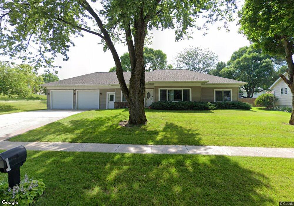 2315 Jomar Ct SW, Cedar Rapids, IA 52404 - photo 1
