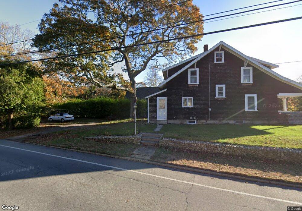 81 Daggett Ave, Vineyard Haven, MA 02568 - photo 1