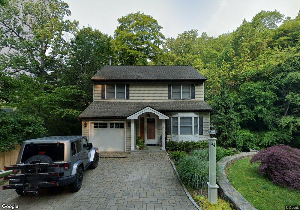 24 The Glen, Pleasantville, NY 10570 - photo 1