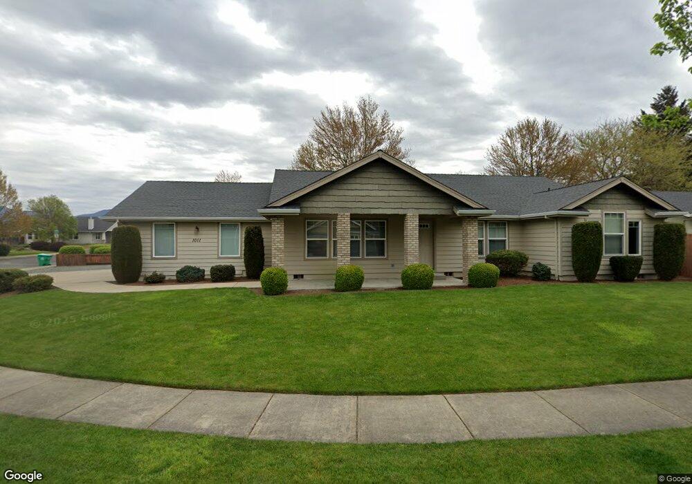 1011 SW Princeton Place, Grants Pass, OR 97527 - photo 1