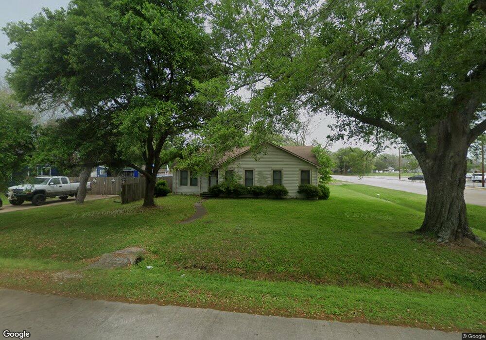 3221 8th St, Bay City, TX 77414 - photo 1