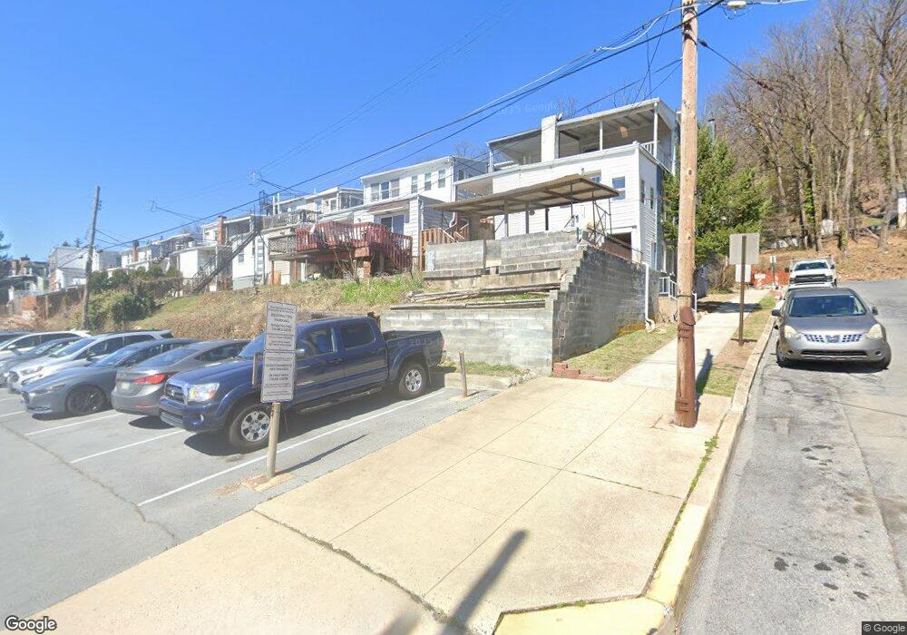 1648 Mineral Spring Rd, Reading, PA 19602 - photo 1