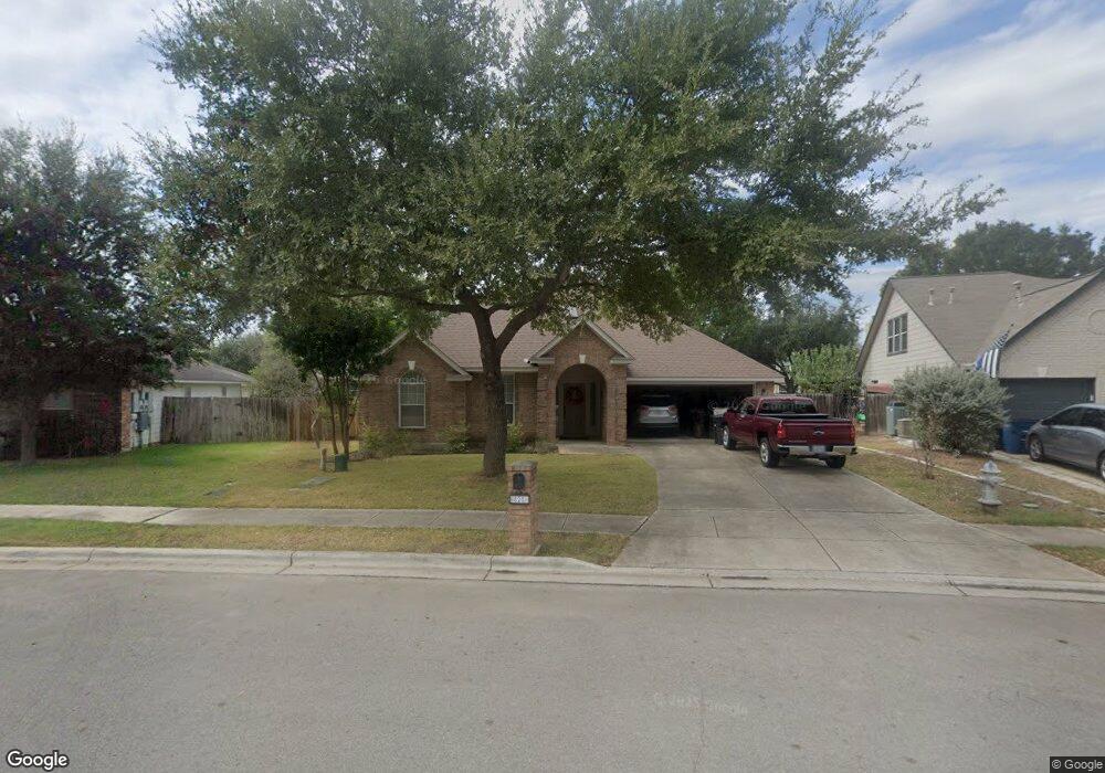 825 Fair Ln, New Braunfels, TX 78130 - photo 1