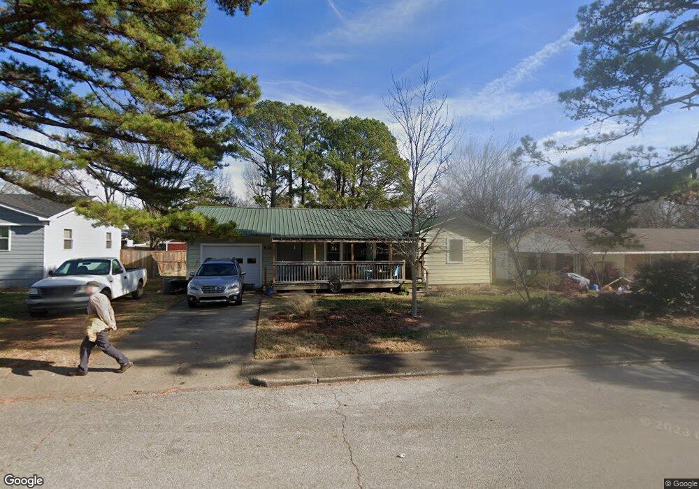 924 S Janelle Ave, Fayetteville, AR 72701 - photo 1