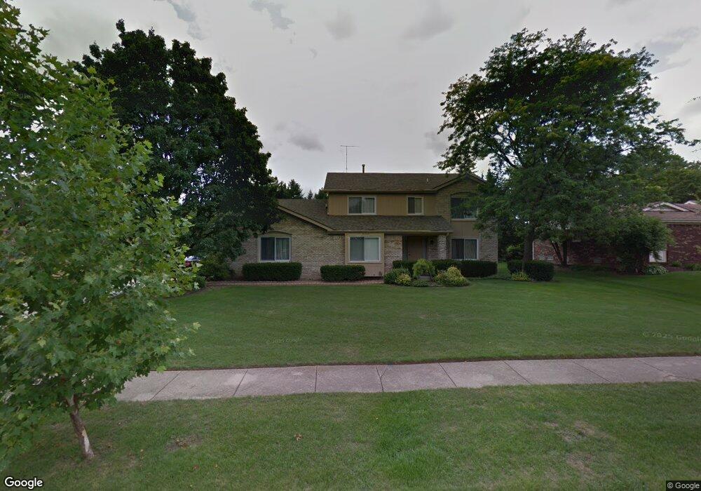 2393 Claymont Dr, Troy, MI 48098 - photo 1