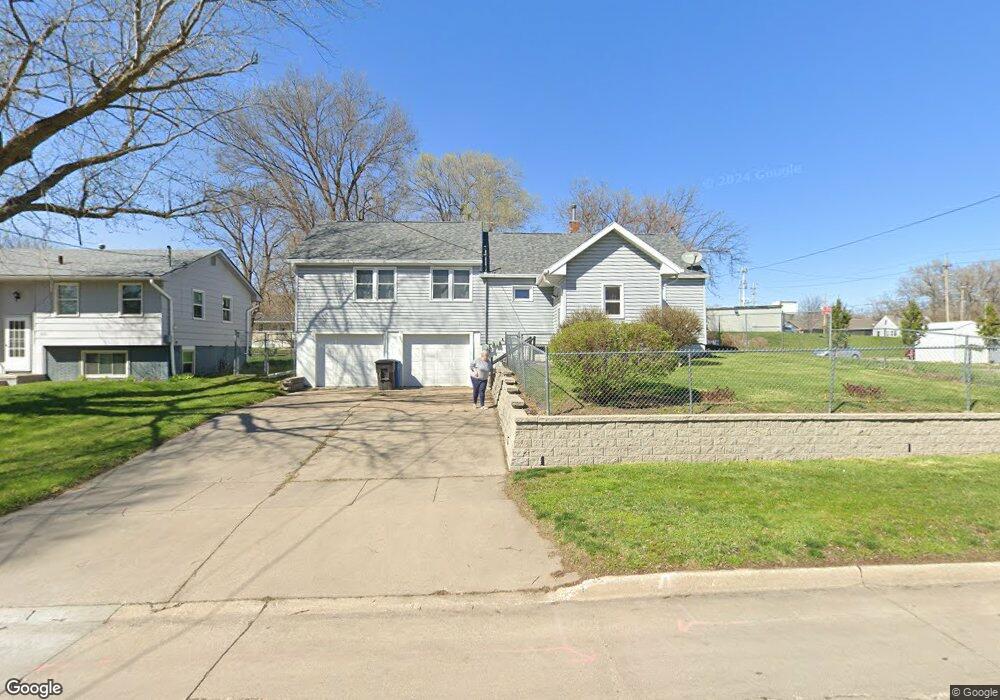 915 Hackley Ave, Des Moines, IA 50315 - photo 1
