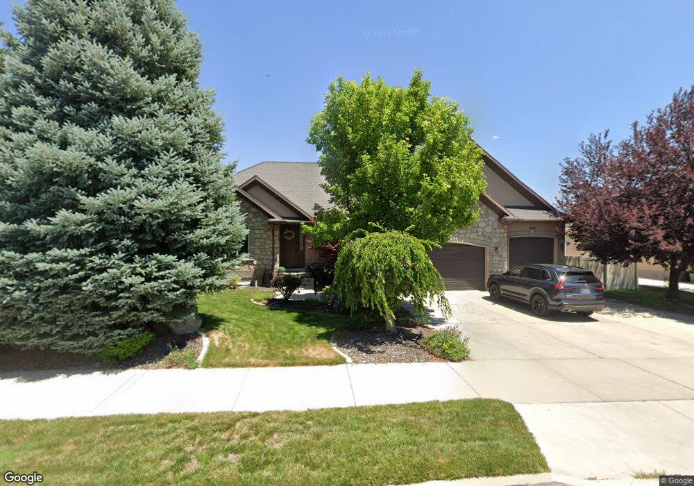 10713 Logan Canyon Rd, South Jordan, UT 84095 - photo 1