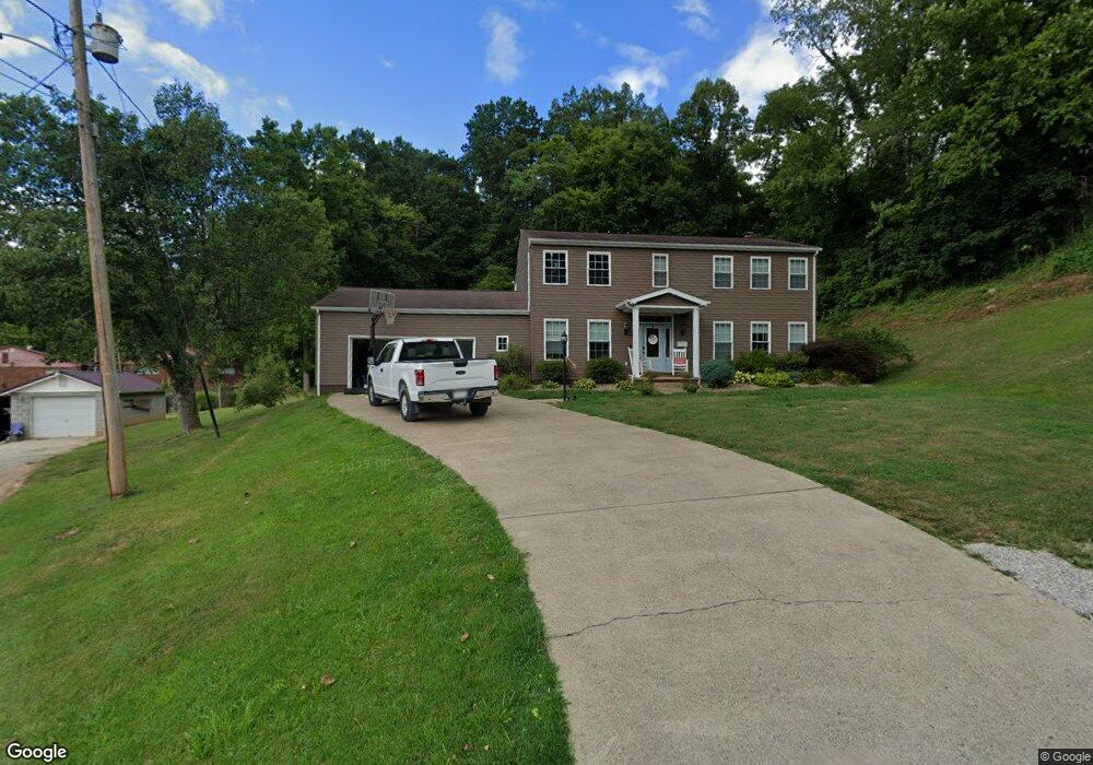 1520 Glenwood St, Milton, WV 25541 - photo 1