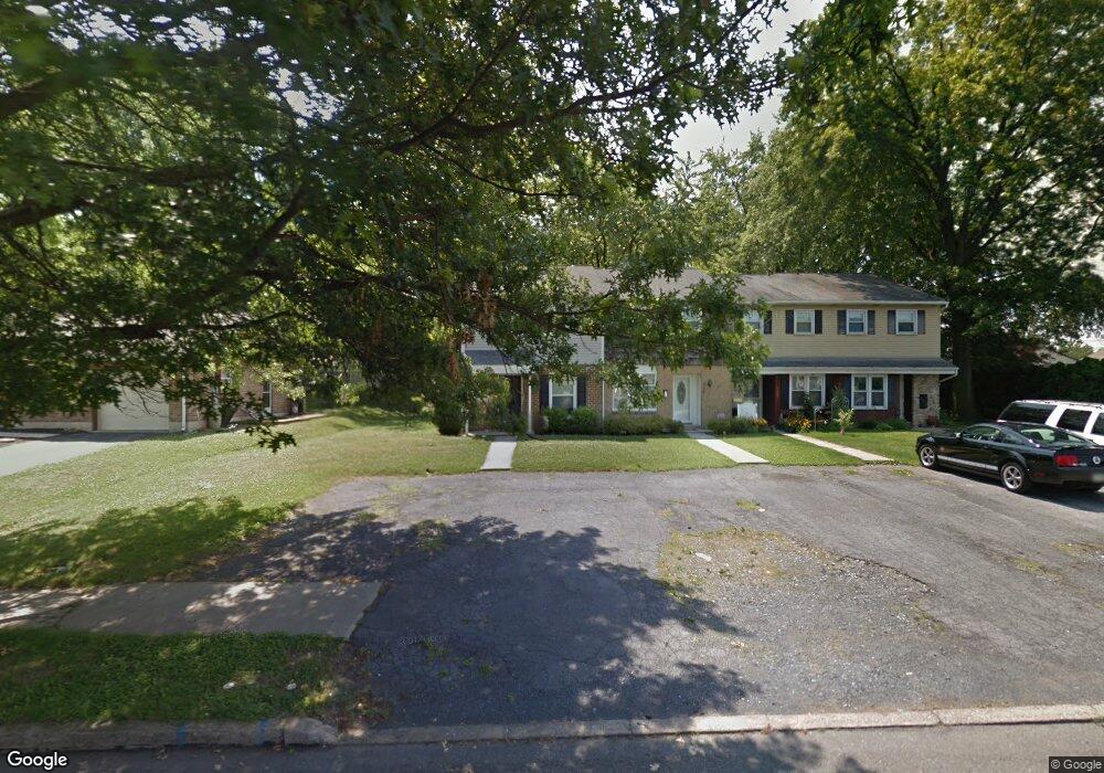 926 E Oak St, Palmyra, PA 17078 - photo 1