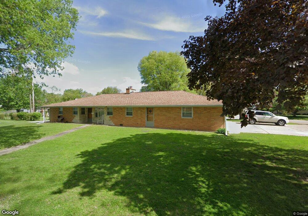 280 Mayfair Dr, Lincoln, IL 62656 - photo 1