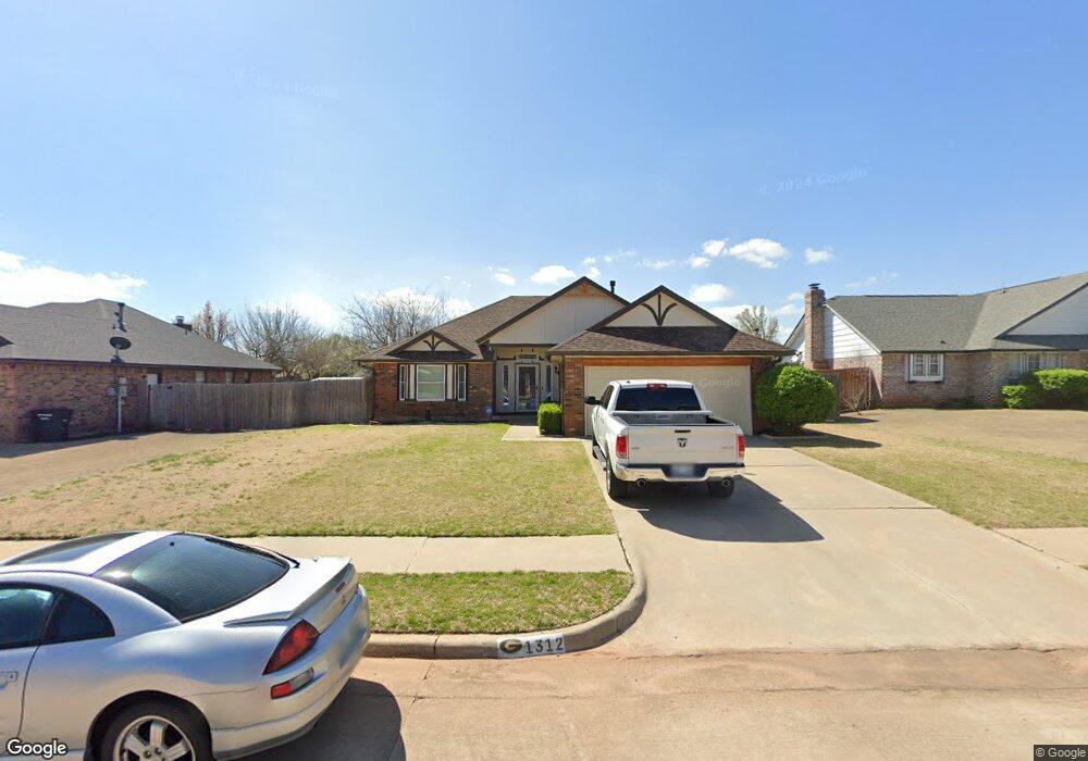 1312 Northridge Rd, Moore, OK 73160 - photo 1