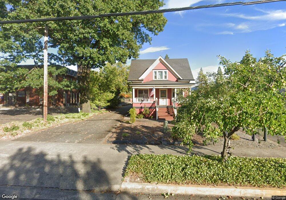 753 NE 7th St, Grants Pass, OR 97526 - photo 1